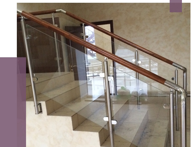 Комбинированные перила из металла и дерева в Сызрани