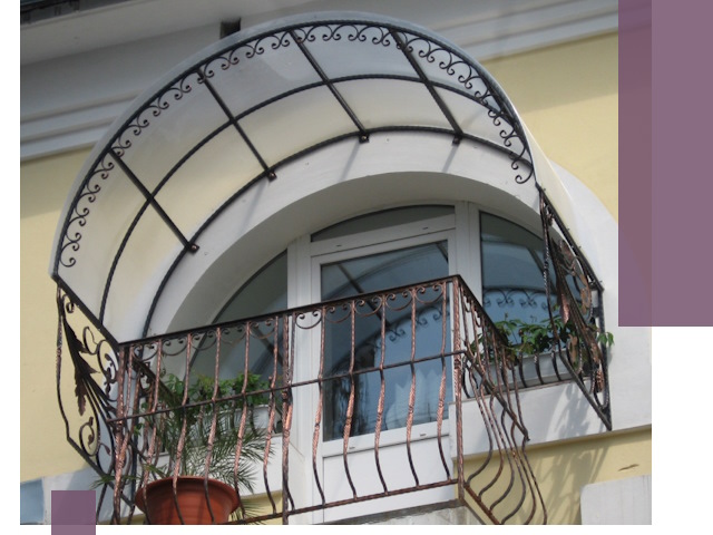 Козырьки над балконом в Сызрани — изготовление и монтаж